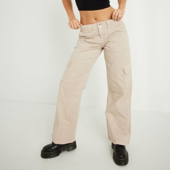 Low rise cargo pants - Picture 3 of 3